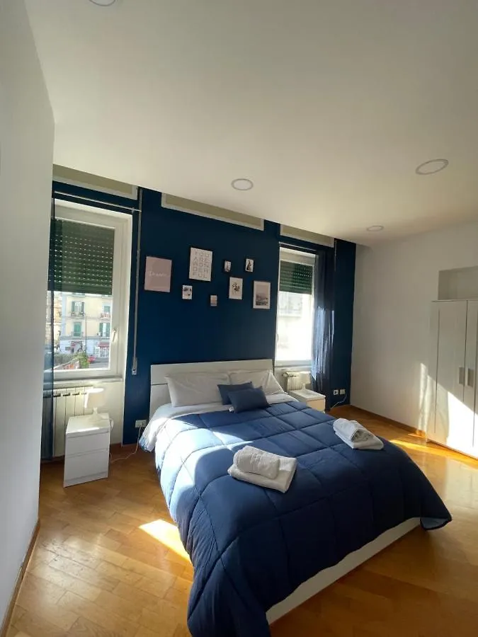 Konukevi House Of The Sun Otel Napoli İtalya